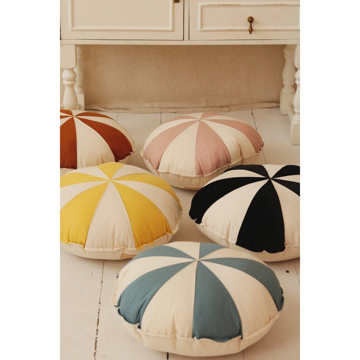 Mila patchwork kussen – blauw